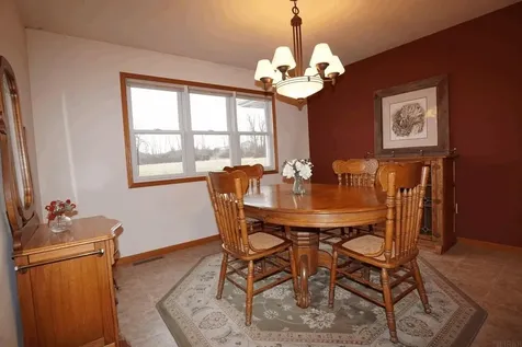 301 Meadow Lane Charles City IA 50616