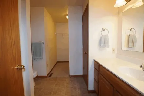 301 Meadow Lane Charles City IA 50616