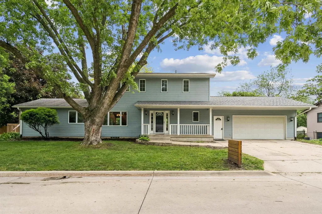 625 Baker Drive Cedar Falls IA 50613