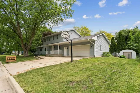 625 Baker Drive Cedar Falls IA 50613