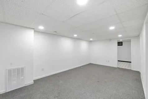 1228 Lyon Avenue Waterloo IA 50702