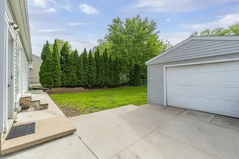 1228 Lyon Avenue Waterloo IA 50702