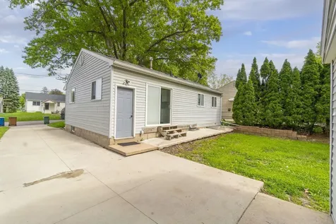 1228 Lyon Avenue Waterloo IA 50702