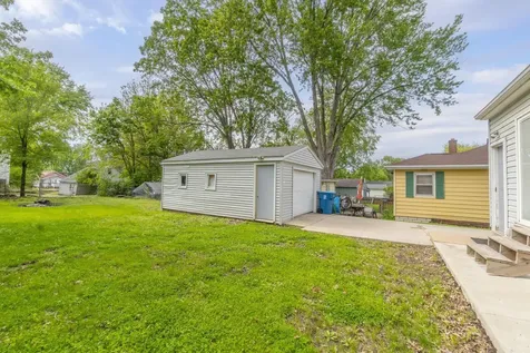 1228 Lyon Avenue Waterloo IA 50702