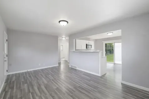 1228 Lyon Avenue Waterloo IA 50702