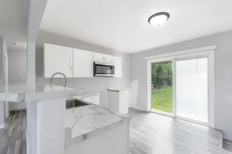 1228 Lyon Avenue Waterloo IA 50702