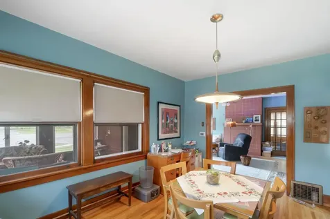 1810 W 4th Street Waterloo IA 50701