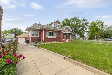 1810 W 4th Street Waterloo IA 50701