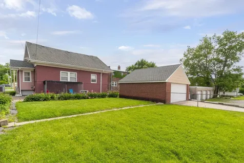 1810 W 4th Street Waterloo IA 50701