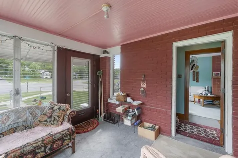 1810 W 4th Street Waterloo IA 50701