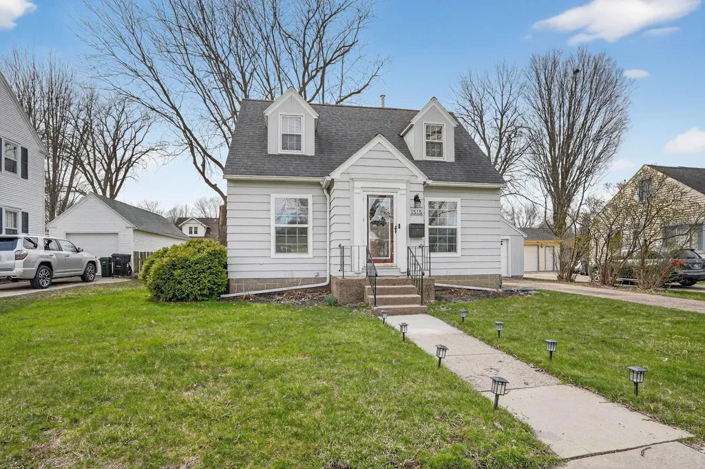 1515 Tremont Street Cedar Falls IA 50613