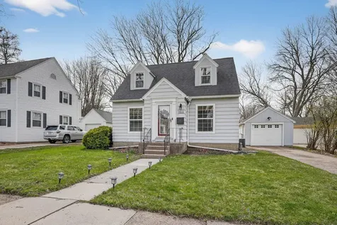1515 Tremont Street Cedar Falls IA 50613