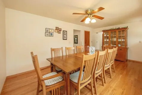 1831 4th Avenue NW Waverly IA 50677