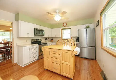 1831 4th Avenue NW Waverly IA 50677