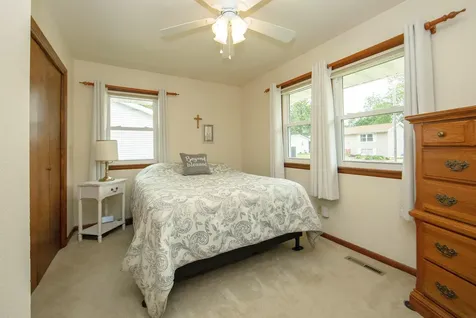 1831 4th Avenue NW Waverly IA 50677