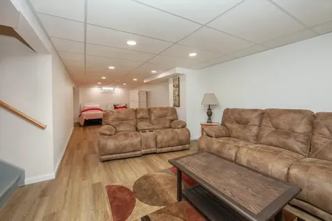 1831 4th Avenue NW Waverly IA 50677