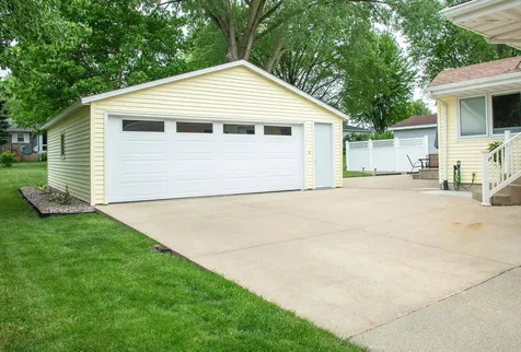 1831 4th Avenue NW Waverly IA 50677