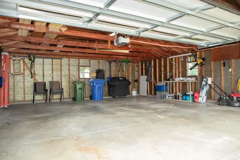 1831 4th Avenue NW Waverly IA 50677