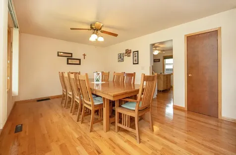 1831 4th Avenue NW Waverly IA 50677