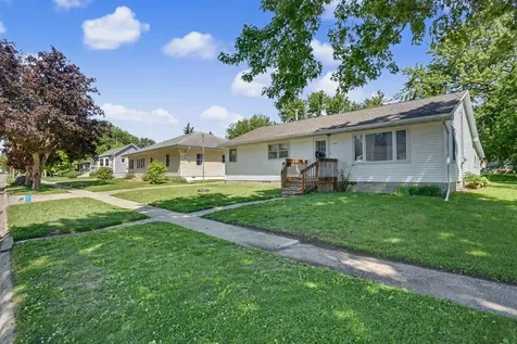 714 6th Street NE Independence IA 50644