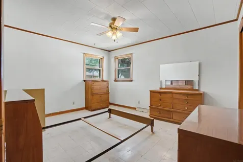 714 6th Street NE Independence IA 50644