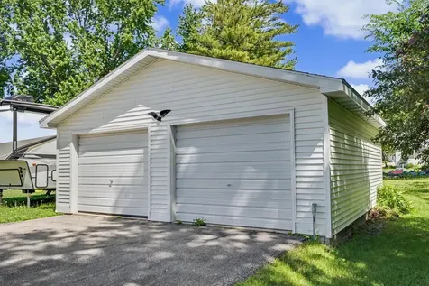 714 6th Street NE Independence IA 50644