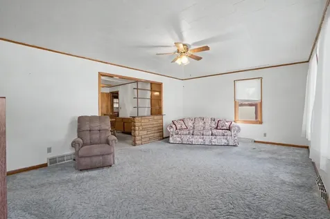 714 6th Street NE Independence IA 50644