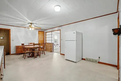 714 6th Street NE Independence IA 50644