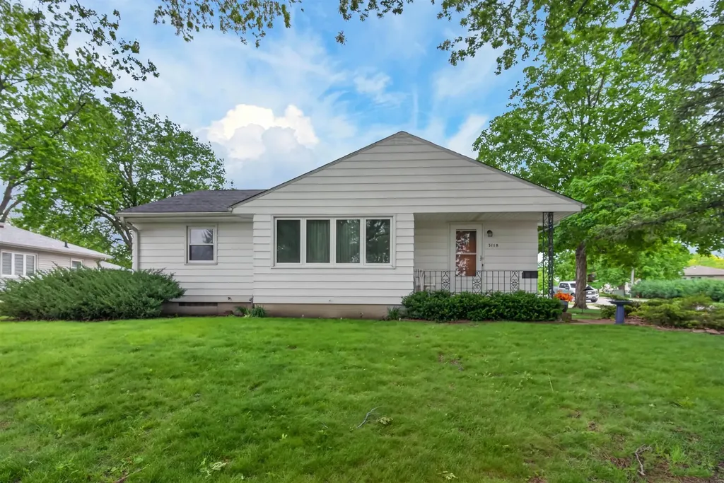3118 Carlton Drive Cedar Falls IA 50613