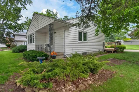 3118 Carlton Drive Cedar Falls IA 50613