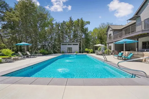 2693 N Maple Street Waverly IA 50677