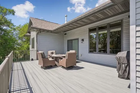 2693 N Maple Street Waverly IA 50677