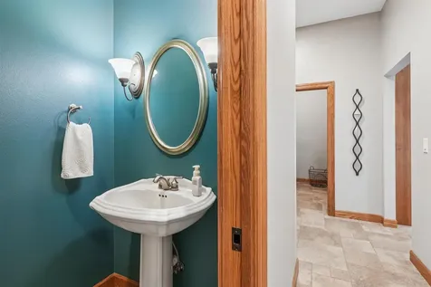 2693 N Maple Street Waverly IA 50677