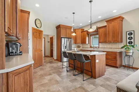 2693 N Maple Street Waverly IA 50677