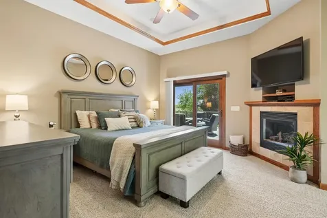 2693 N Maple Street Waverly IA 50677