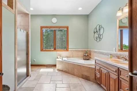 2693 N Maple Street Waverly IA 50677