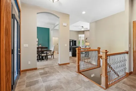 2693 N Maple Street Waverly IA 50677