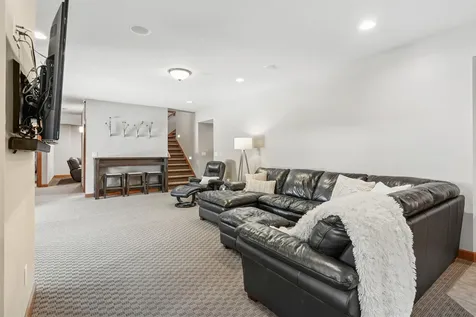 2693 N Maple Street Waverly IA 50677