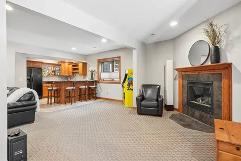 2693 N Maple Street Waverly IA 50677