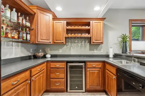 2693 N Maple Street Waverly IA 50677