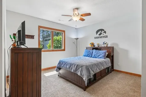 2693 N Maple Street Waverly IA 50677