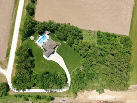 2693 N Maple Street Waverly IA 50677