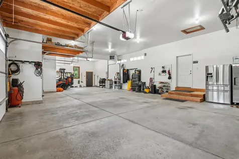 2693 N Maple Street Waverly IA 50677