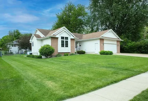 1303 Orchard Drive Cedar Falls IA 50613