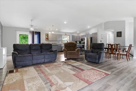 307 Lambeth Road Waterloo IA 50701
