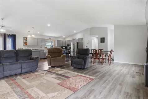 307 Lambeth Road Waterloo IA 50701