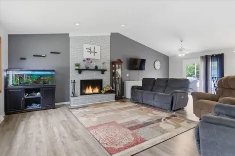 307 Lambeth Road Waterloo IA 50701