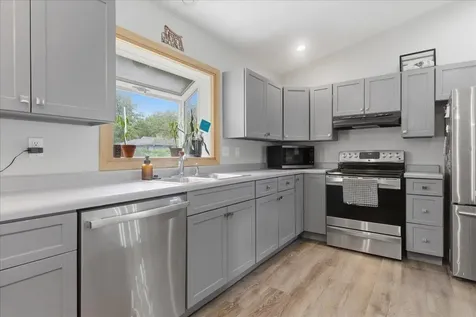 307 Lambeth Road Waterloo IA 50701