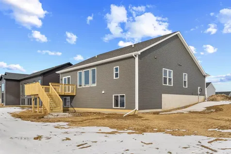 2813 Amber Valley Road Cedar Falls IA 50613