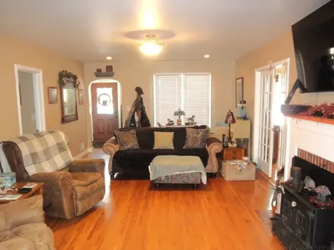 1888 Gilbert Street Charles City IA 50616